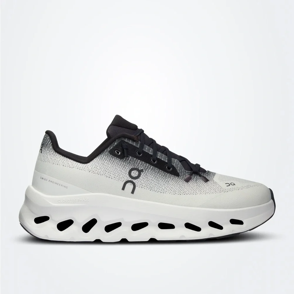 On Running Women's Athletic Shoes in Black and White - Picture 3 of 12